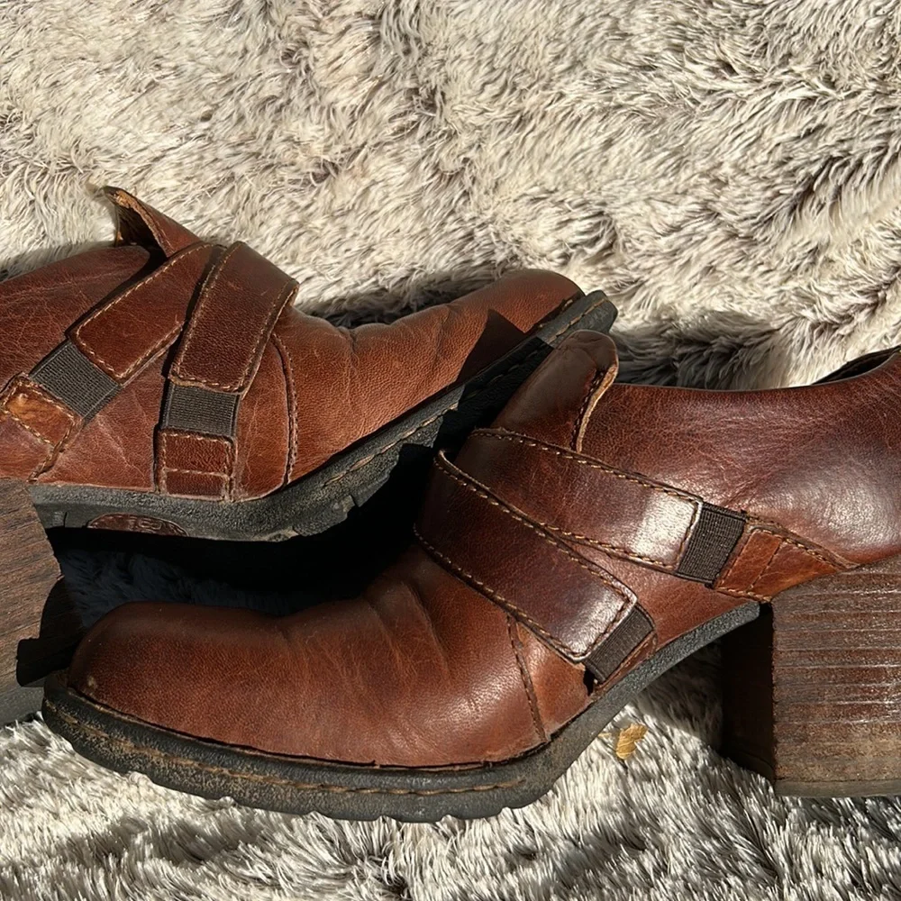 Born Ankle Boots Leather straps, chunky block heel and buckle, size 7 - Picture 2 of 9